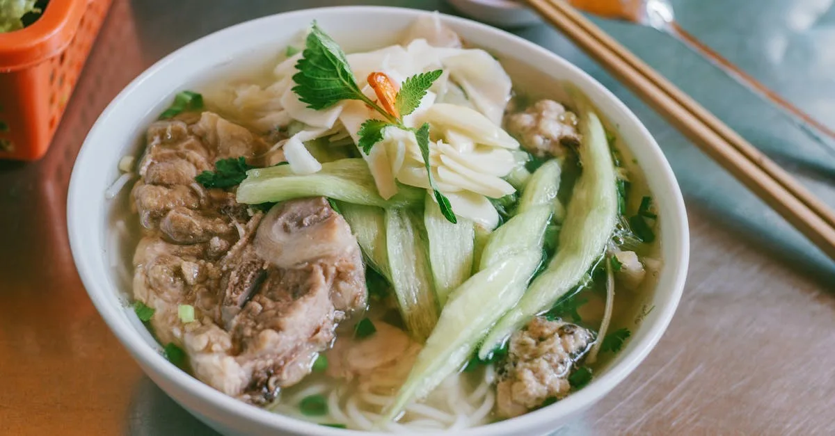découvrez notre restaurant authentique de la ferme à la table, où chaque plat est préparé avec des ingrédients frais, locaux et de saison pour une expérience culinaire naturelle et savoureuse.