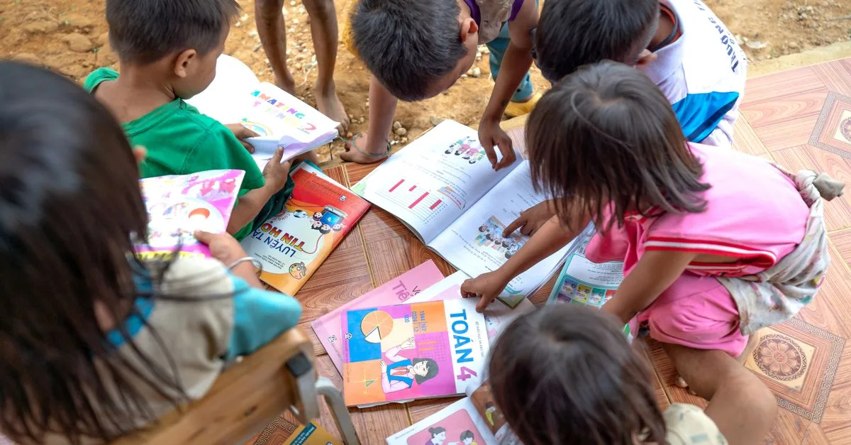 découvrez l'importance de l'alphabétisation précoce pour le développement des compétences en lecture et écriture chez les jeunes enfants.